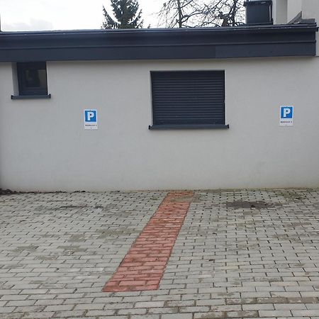 Apartament W Centrum Kielc Z Prywatnym Parkingiem Kielce Exterior foto